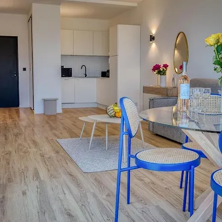 Apartment Aura Aura Blue