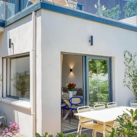 Aura Aura Blue * Roquebrune-sur-Argens
